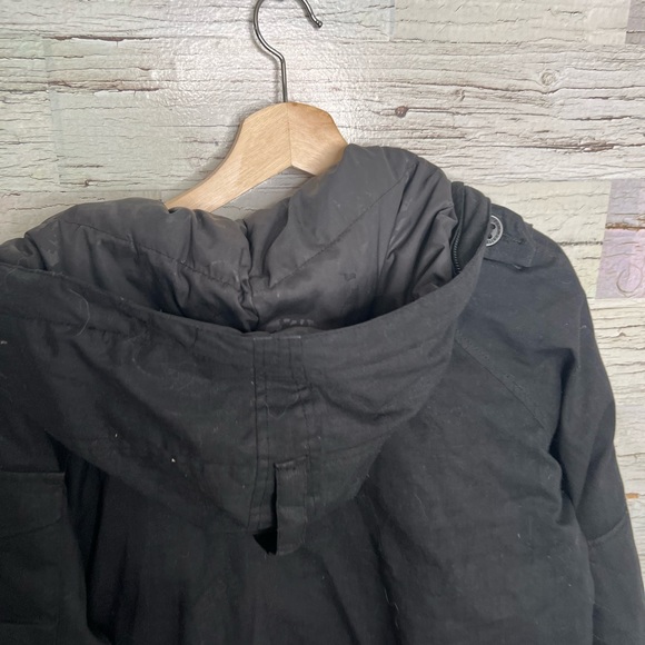 Aritzia community puffer black jacket size medium - Picture 8 of 13